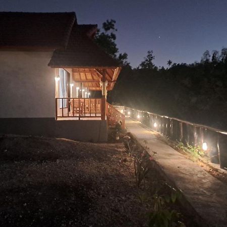 Vina Bungalow Toyapakeh Dış mekan fotoğraf